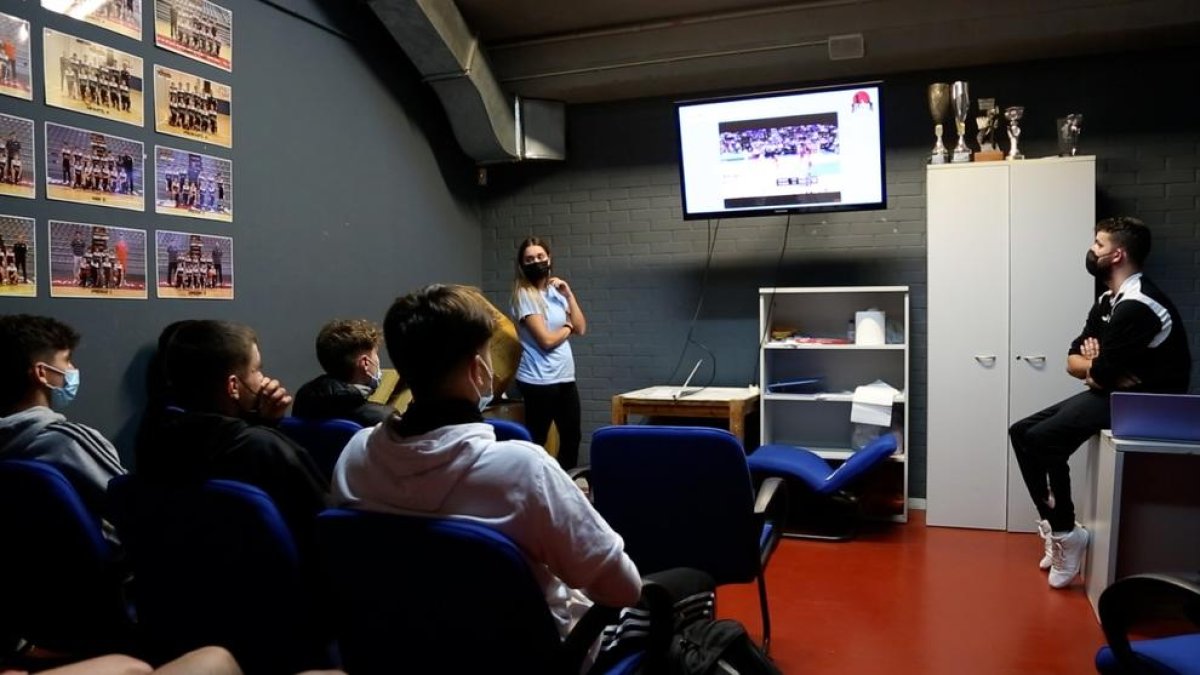 Un moment de l’acte a càrrec de la psicòloga Noemí Bonet.