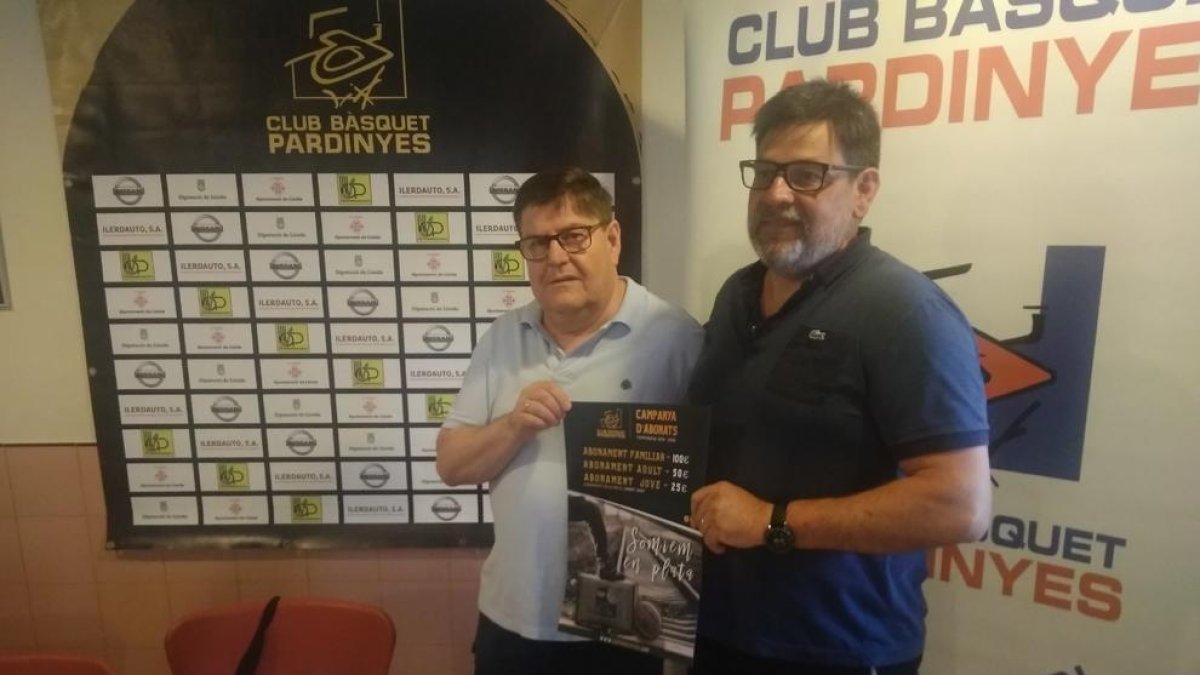 Joan Torné, responsable d’Esports d’Orvepard, i Jordi Mauri, president del CB Pardinyes.