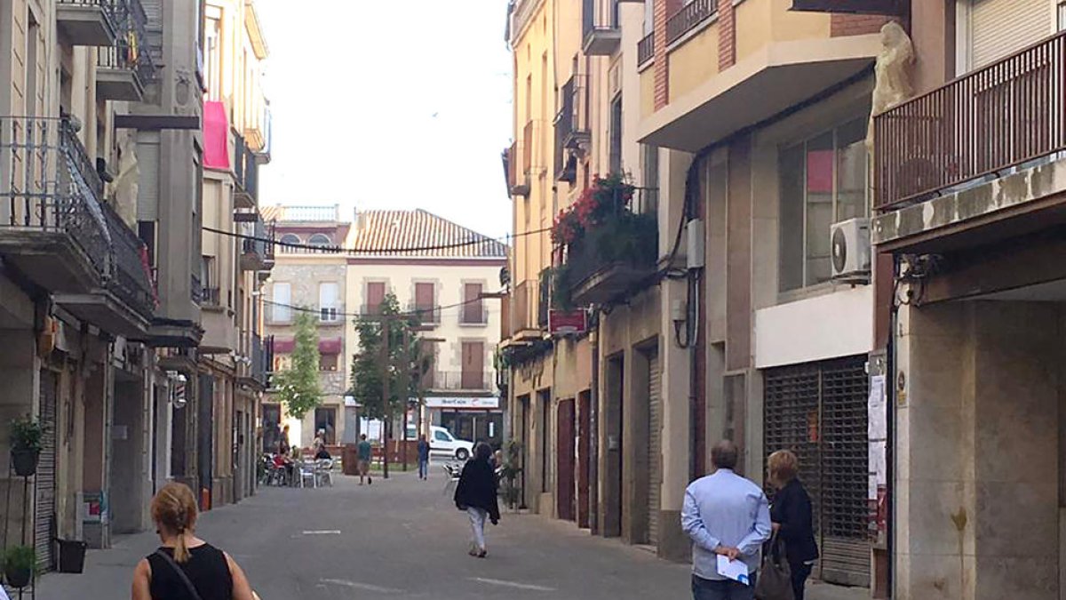 Vistes del carrer Guinedilda, on ahir al matí van tenir lloc els fets.