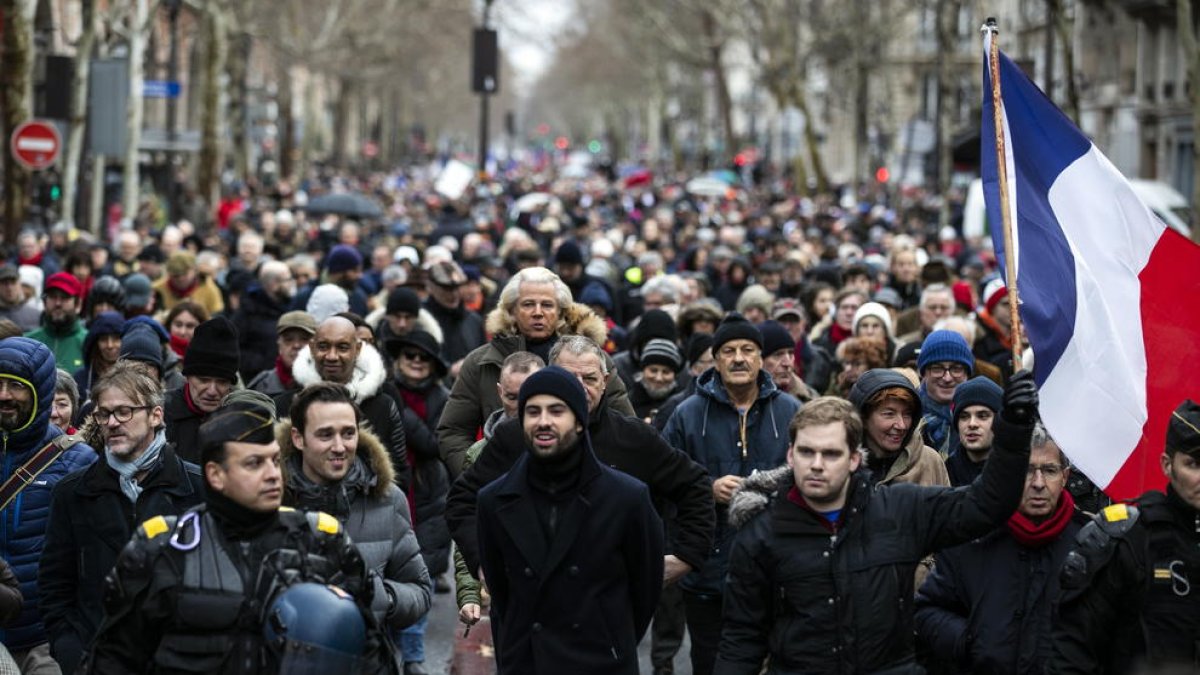 Imatge de la protesta dels ‘mocadors rojos’ a París.