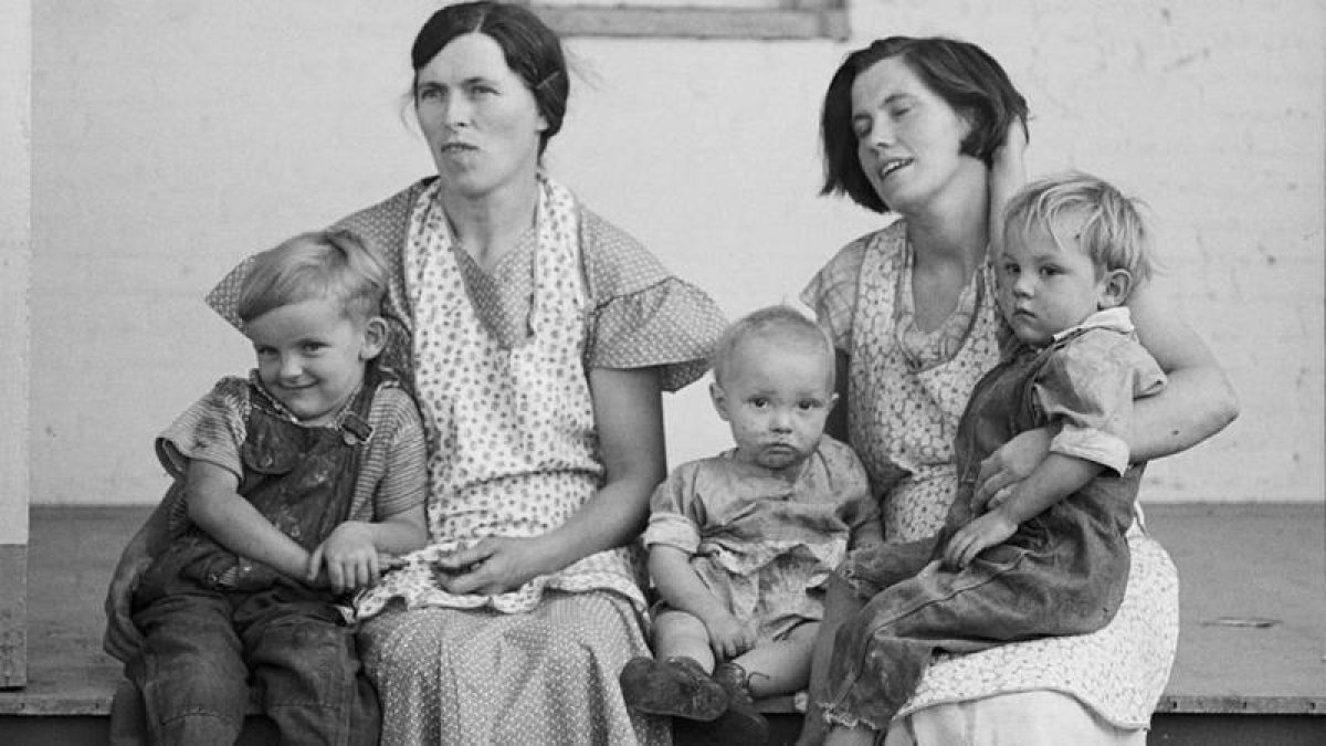 Una familia, durante la Gran Depresión americana de los años 30.