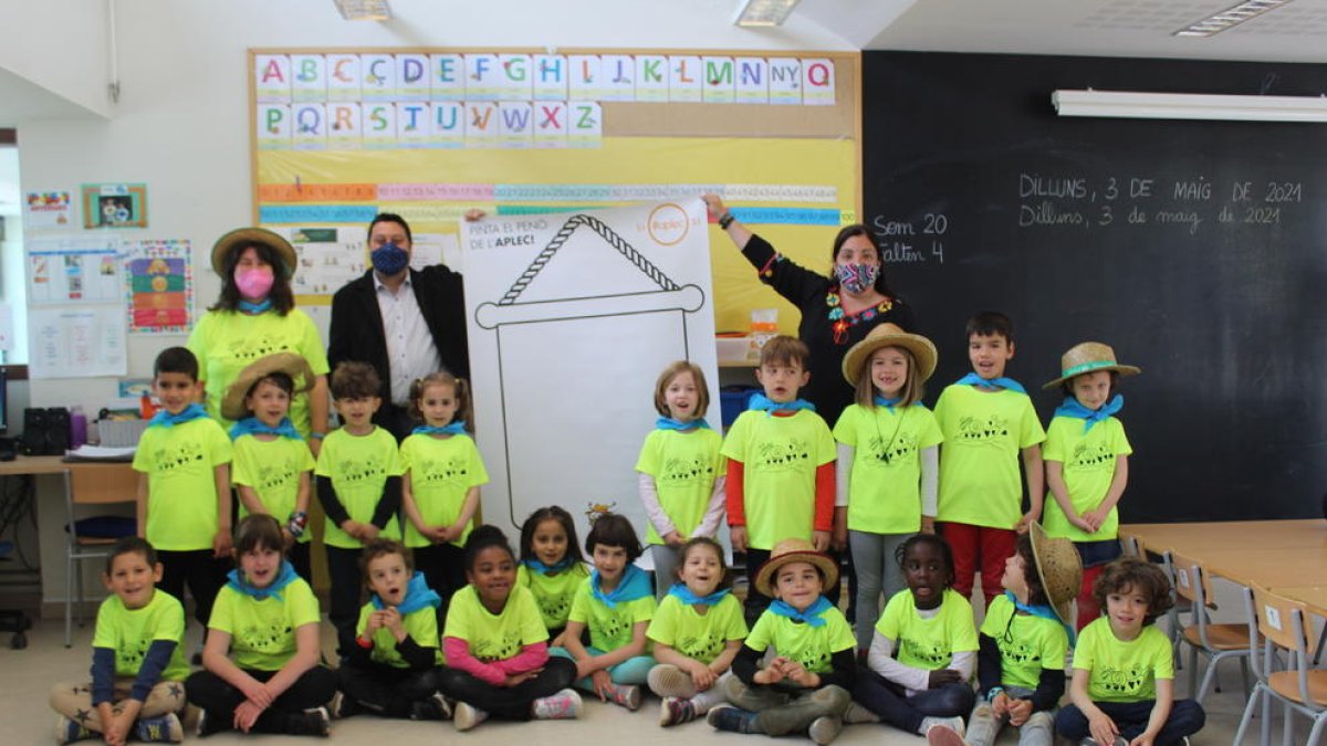 La Fecoll anima a los escolares de Lleida a 'Pintar el penó de L'Aplec' 