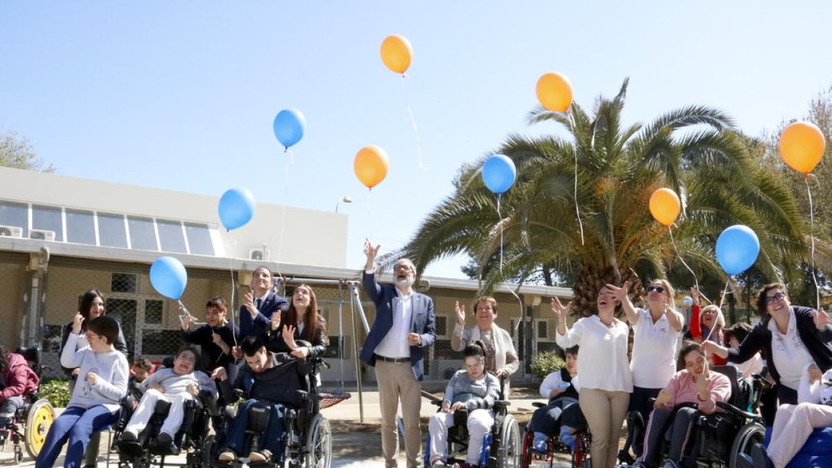 El centro ocupacional de Aremi, la entidad que atiende a personas con parálisis cerebral y discapacidades similares, cumple 25 años. 