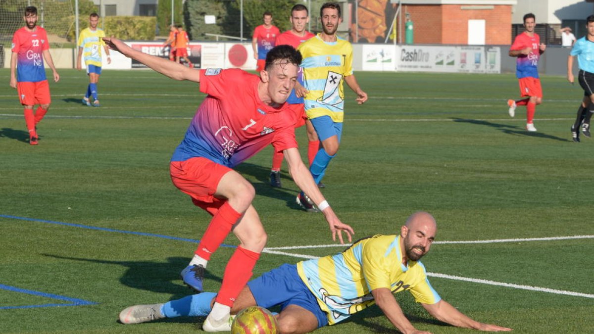 El Torrefarrera va topar amb l’ordenada defensa del Guissona.