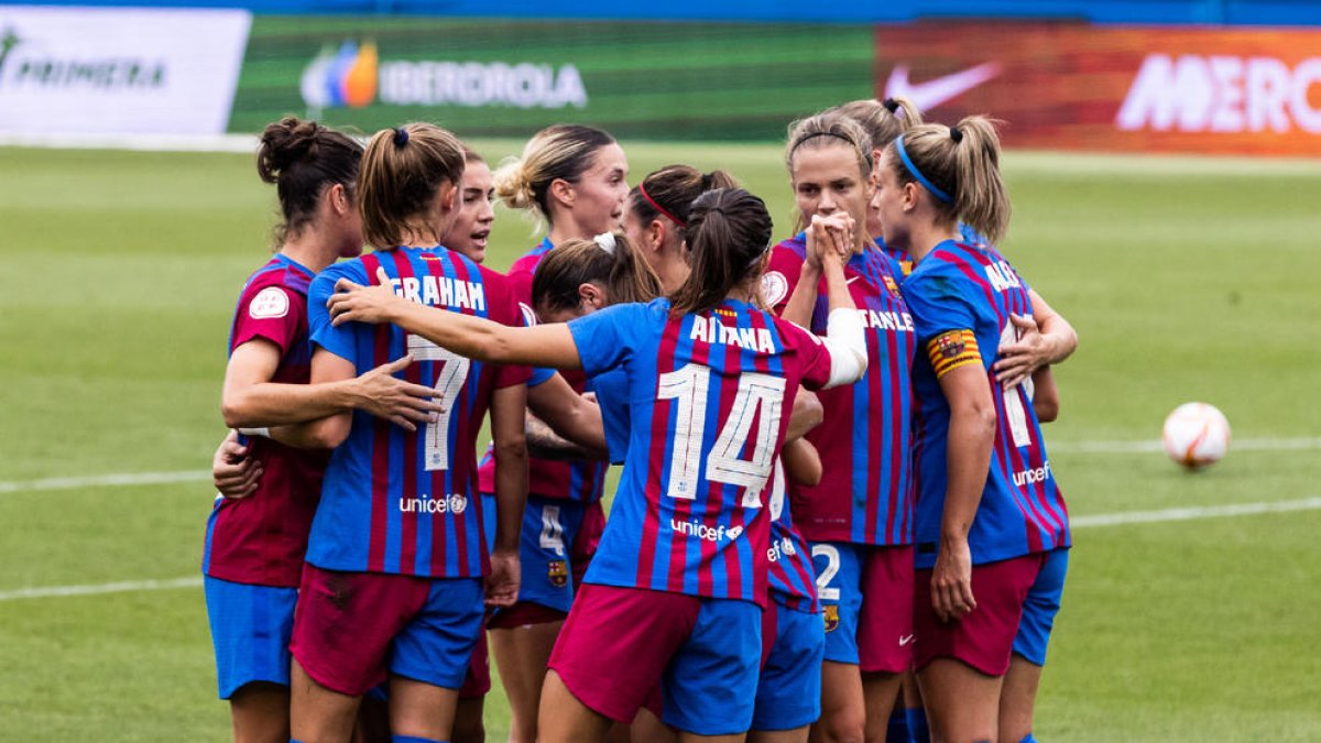 Les jugadores del Barça celebren el primer gol de Bruna Vilamala contra el Granadilla Tenerife.