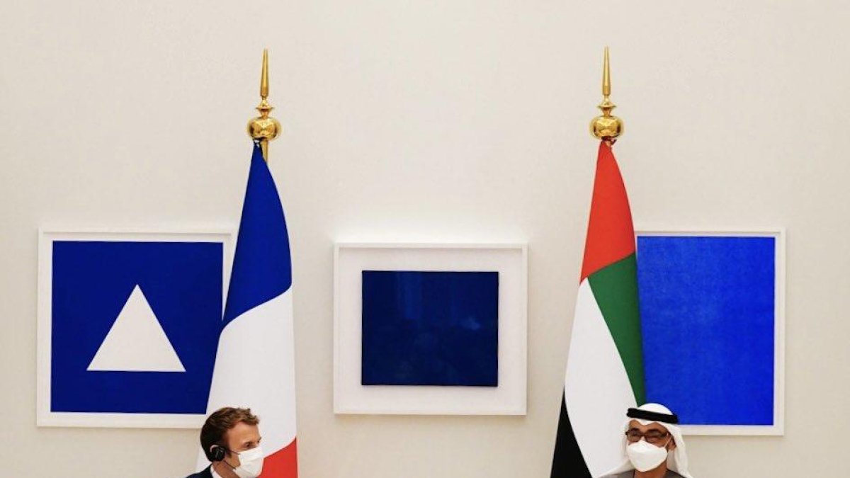 Emmanuel Macron, ayer junto al príncipe de Abu Dhabi.