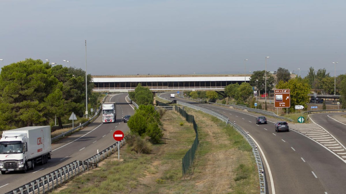 Imatge de l’autopista AP-2 al seu pas per Lleida.