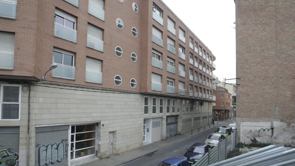 El robo con violencia ocurrió el martes en la calle Lluís Roca. 