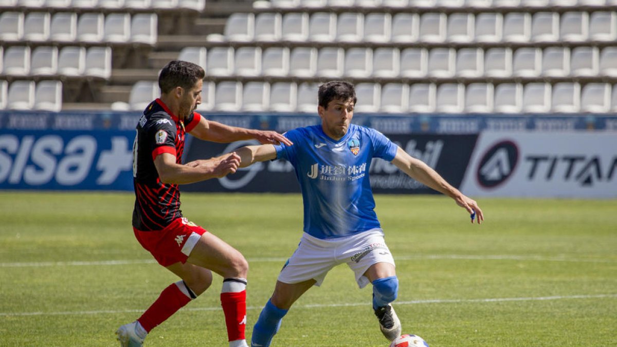 Abel Molinero va aconseguir marcar el gol de la victòria del Lleida Esportiu