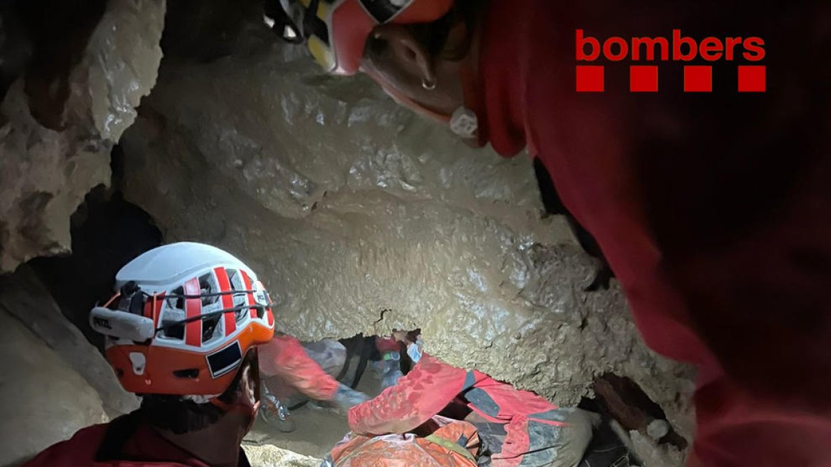 Rescatado tras quedar atrapado en una cueva en la Cerdanya