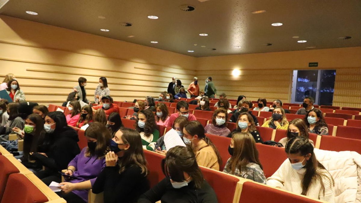 Alumnes lleidatanes d’entre 10 i 18 anys, a la presentació del Technovation Girls Catalunya.