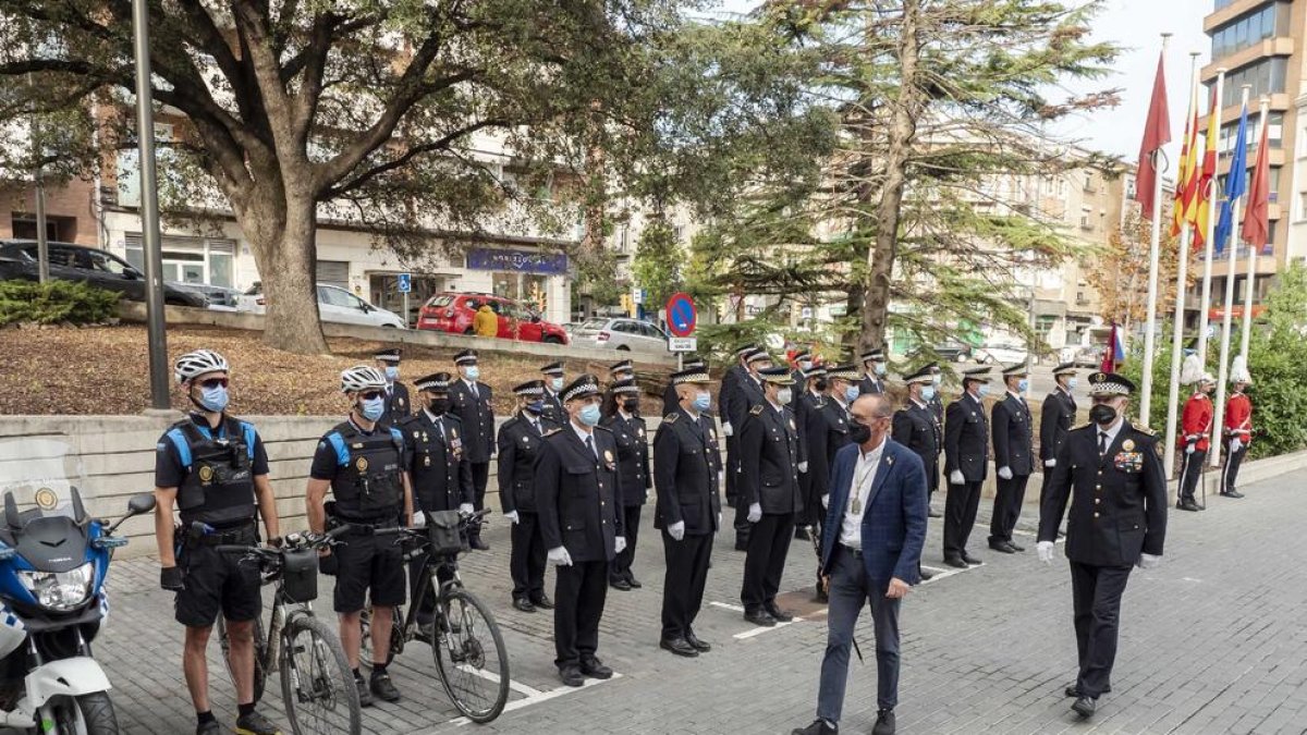 La Guàrdia Urbana celebra 175 anys amb una placa commemorativa