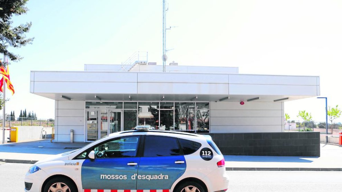Comisaría de los Mossos d’Esquadra en Valls, con dos agentes enfermos y otros veinte en aislamiento.
