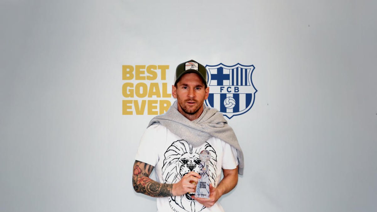 Leo Messi recibió el galardón al mejor gol de la historia del Barça, que marcó en 2007 contra el Getafe