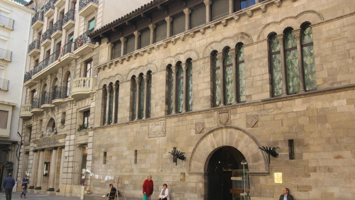 La façana de l'ajuntament de Lleida