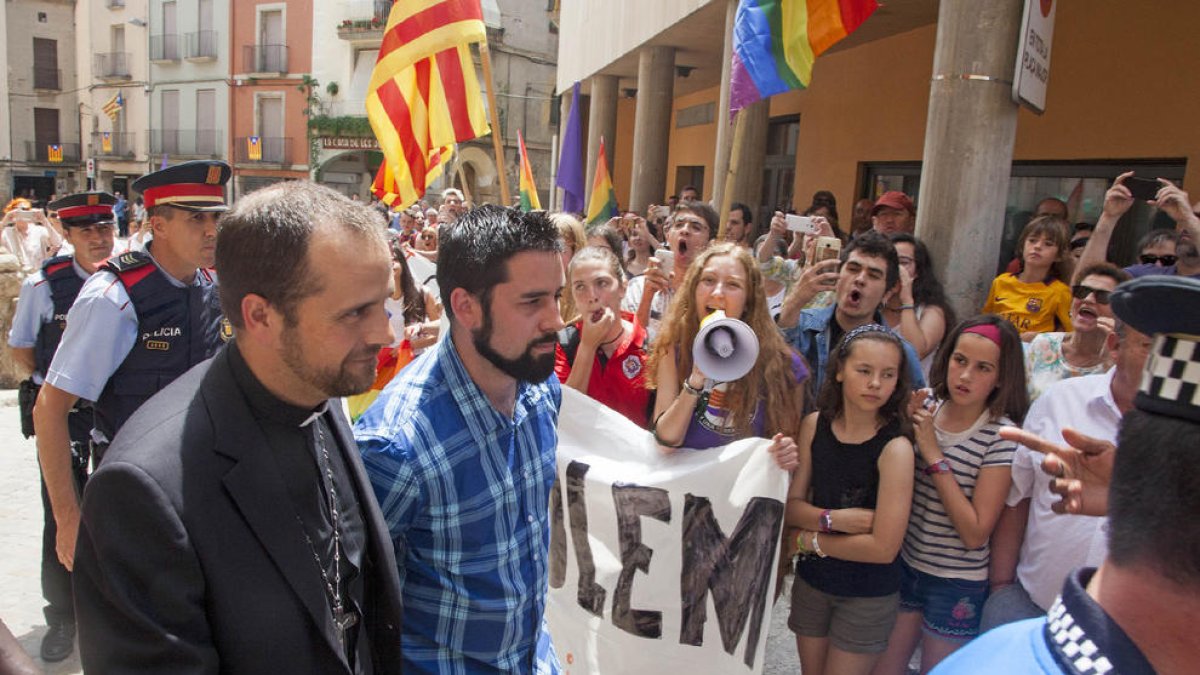 El obispo Novell, escoltado en Tàrrega en una imagen de archivo.