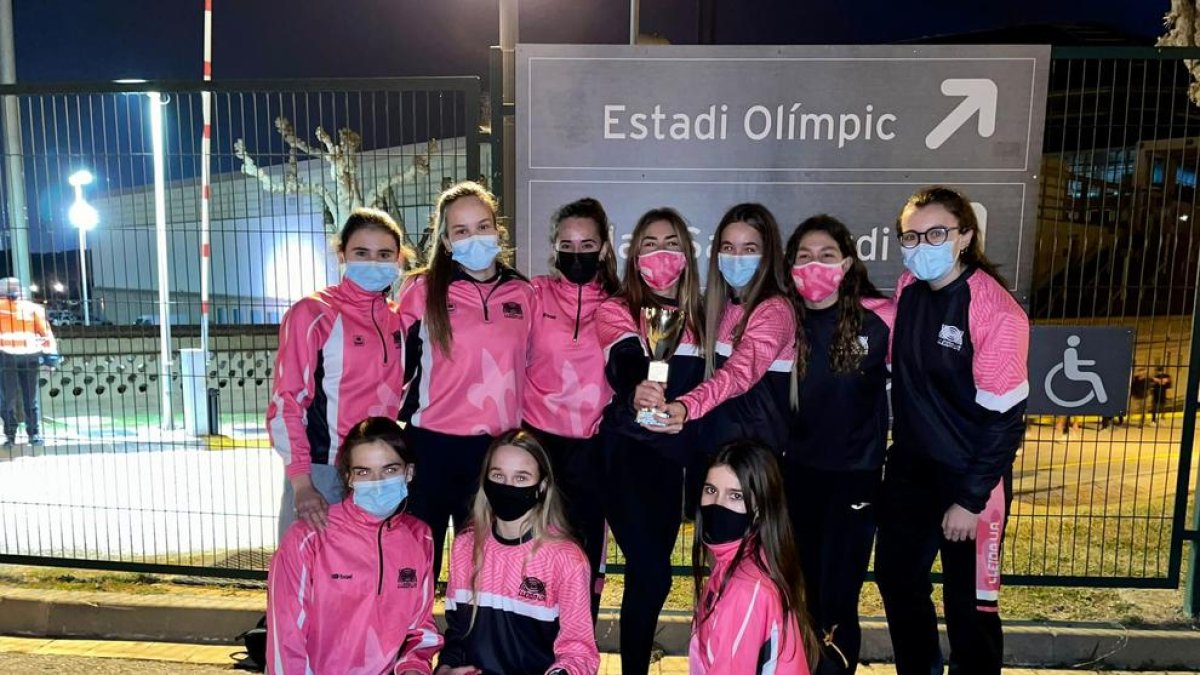 Atletas del equipo del Lleida UA que ayer quedó campeón.