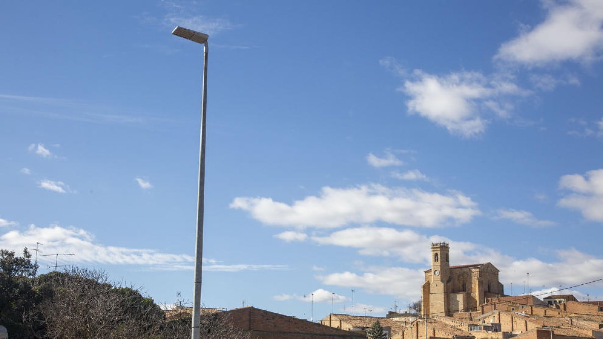 Imagen de una de las farolas con tecnología led. 