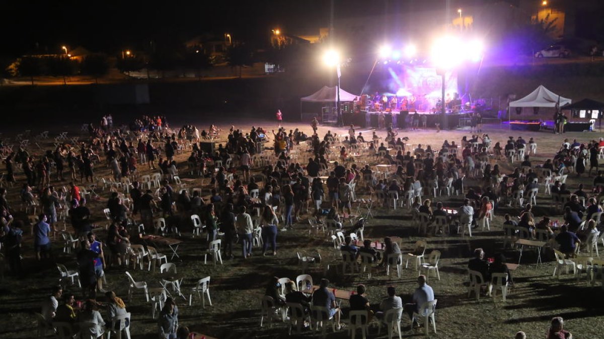 El Concert Jove reunió a unas 2.000 personas en el circuito de cros. 