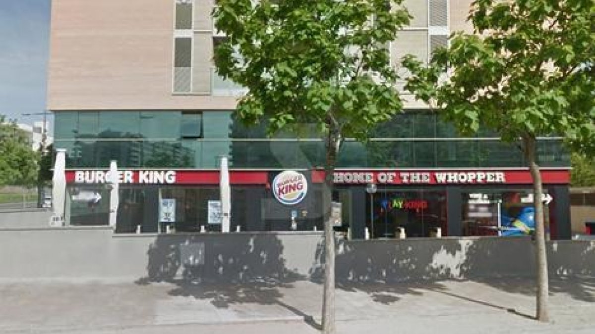 Inspecció de treball obliga Burger King a respectar el dret de la imatge dels seus treballadors