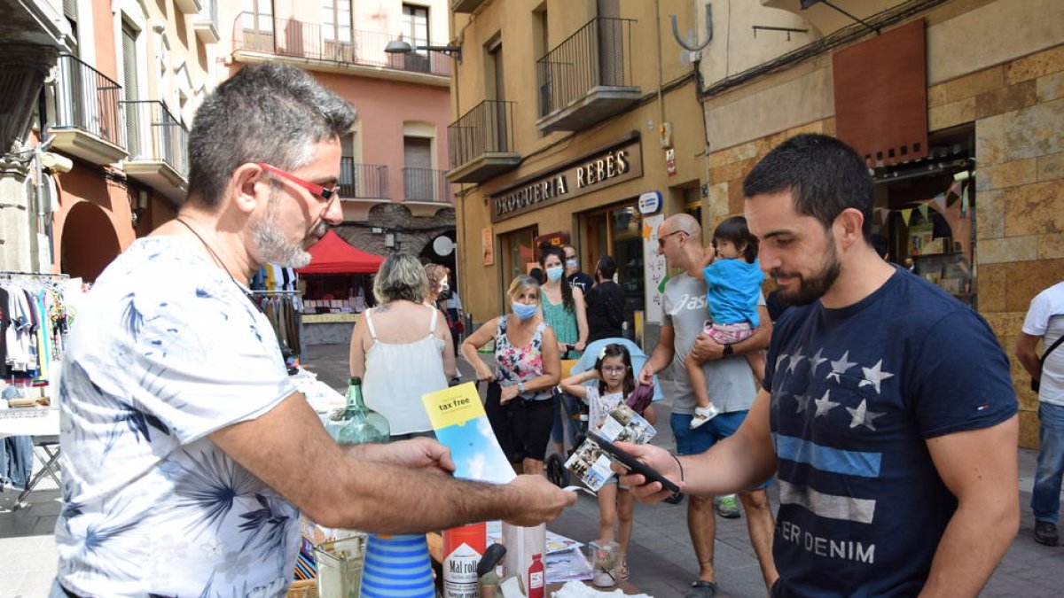 El inicio de la campaña se sumó día de tiendas en la calle.