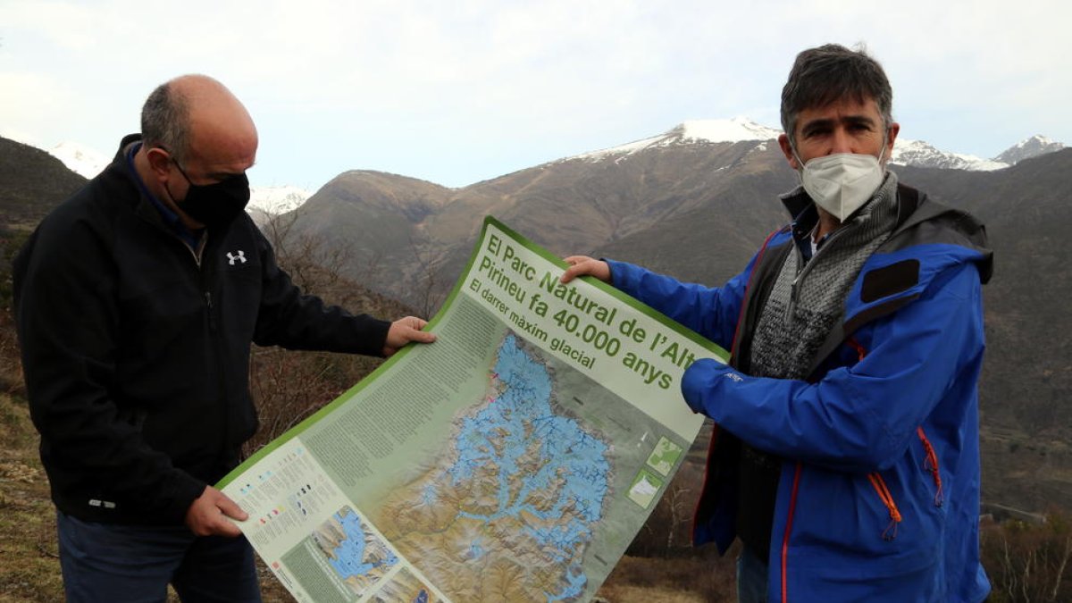 El póster rememora el glaciar del Noguera Pallaresa. 