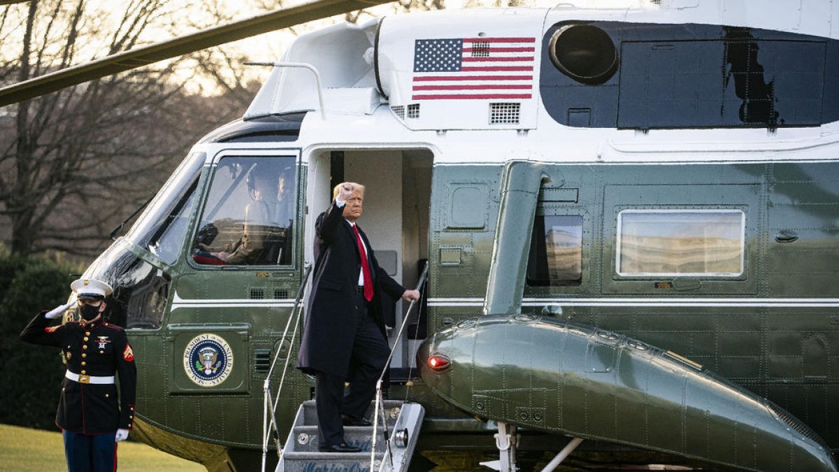 Trump, el 20 de gener, a l’agafar l’helicòpter presidencial per últim cop davant l’arribada de Joe Biden.