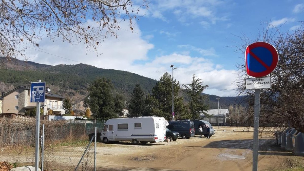 El área de estacionamiento actual se puso en marcha en 2013.