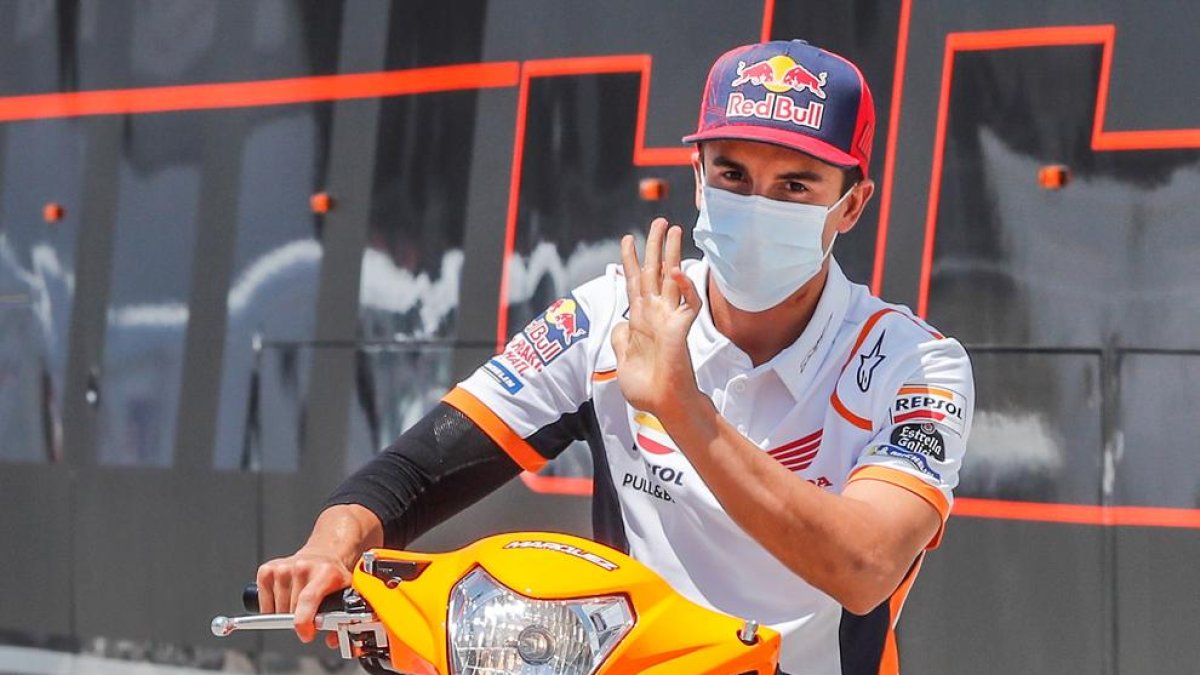 Marc Márquez, en el circuito de Jerez, tras la primera operación.