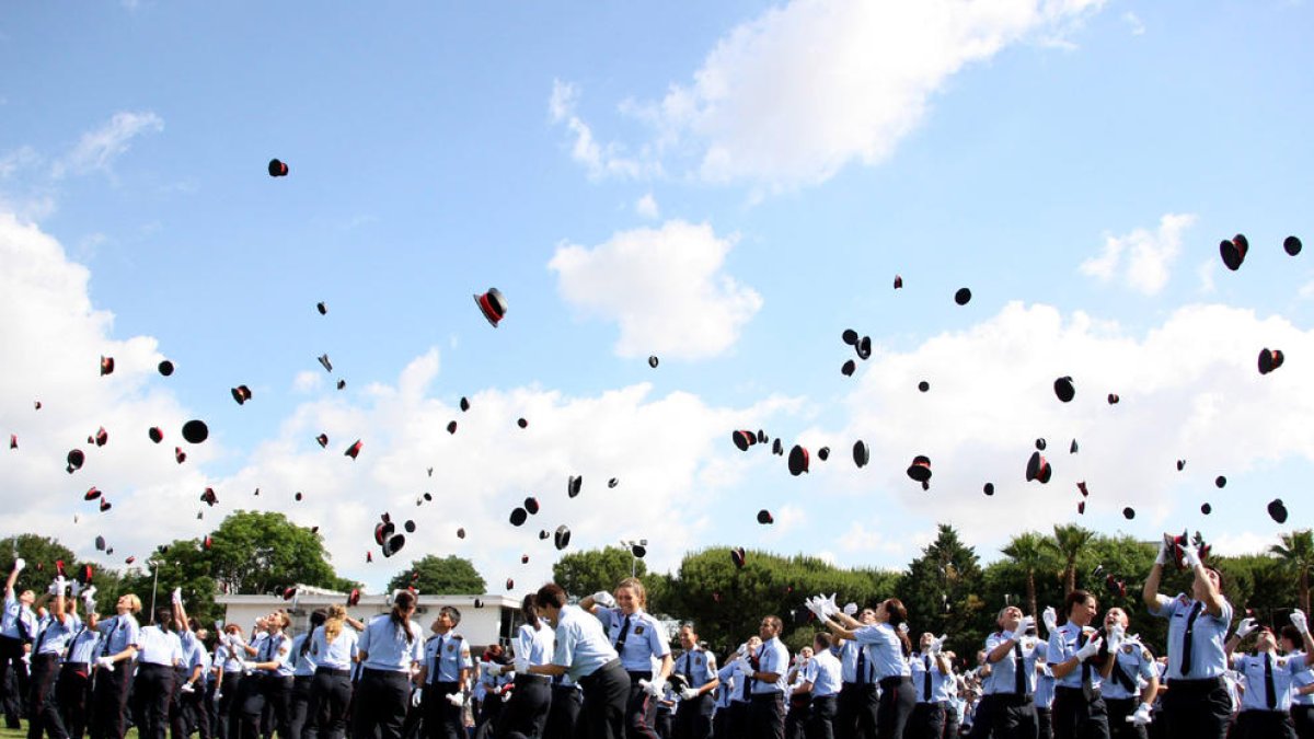 Imagen de archivo de una ceremonia de graduación de Mossos.