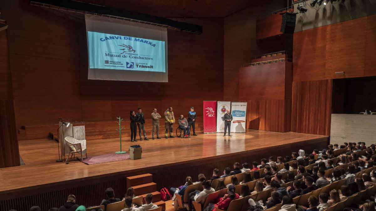 Imagen de la representación teatral que tuvo lugar en el Auditori Enric Granados.