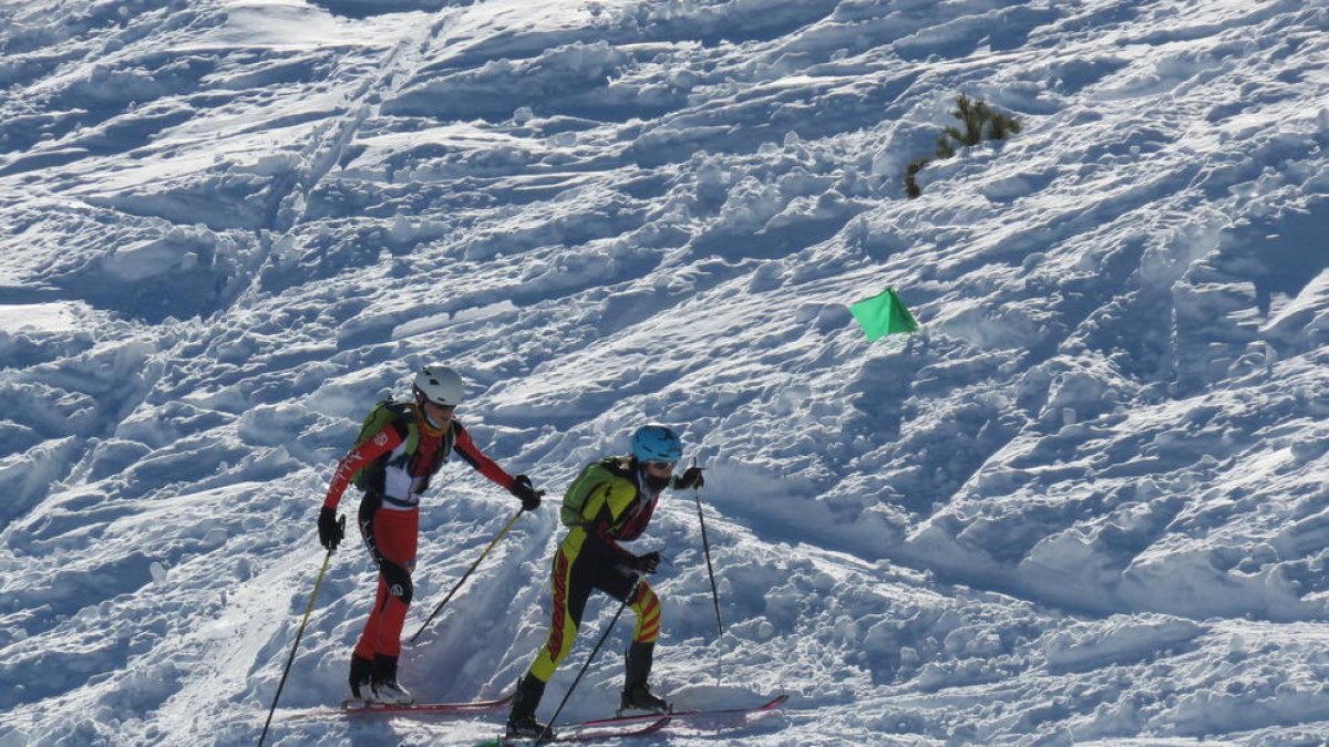 La modalidad de relevos abrió ayer el Campeonato de España, que se celebró sobre abundante nieve en Boí Taüll.