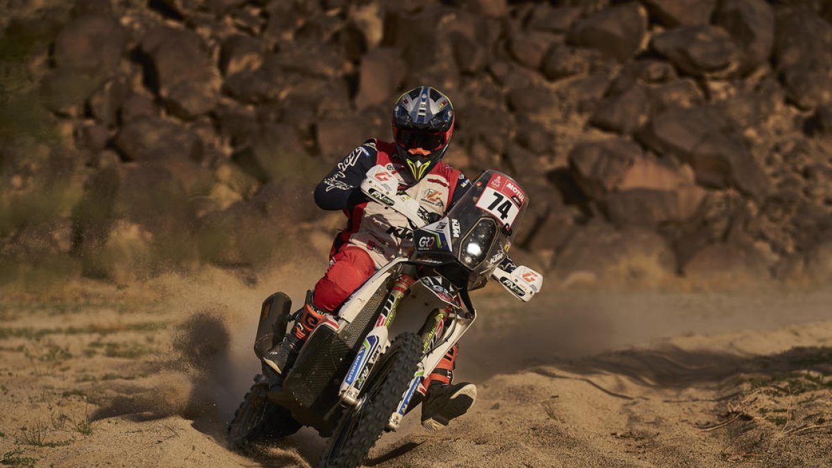 Jaume Betriu durante la penúltima etapa del Rally Dakar, que termina hoy en Jeddah.