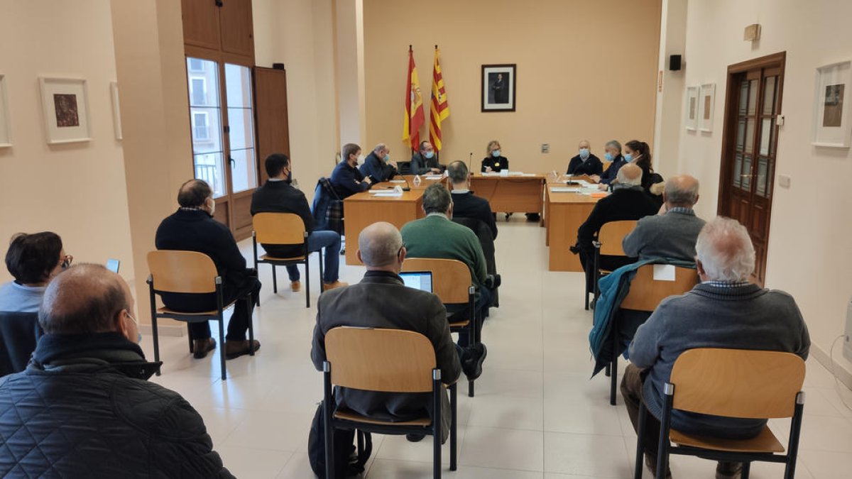 La reunión se celebró ayer en el ayuntamiento de Tamarit.