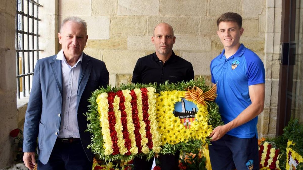 El Lleida hizo ayer su ofrenda con motivo de la Diada.