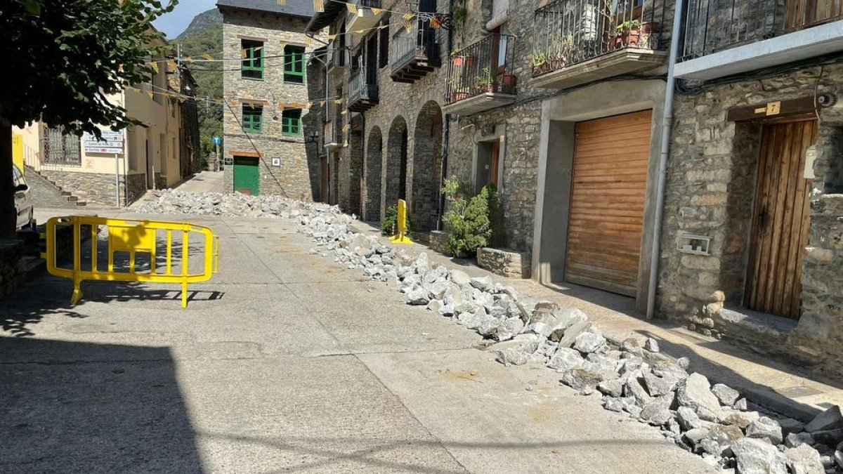 Les obres de remodelació integral de la plaça de les Escoles van començar aquesta setmana.