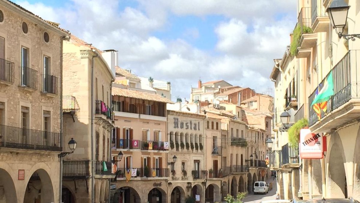 La plaça de l'1 d'Octubre de les Borges Blanques en una imatge d'arxiu.