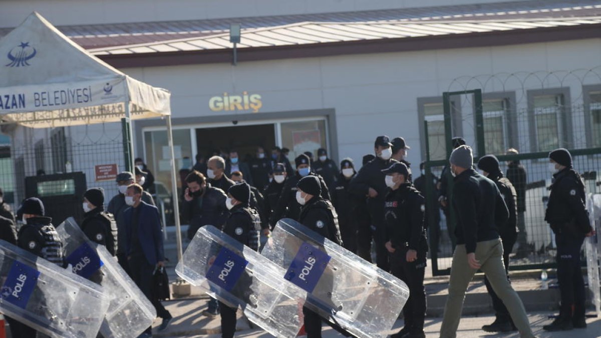 Detingudes 76 persones per atacar i saquejar comerços sirians a Ankara