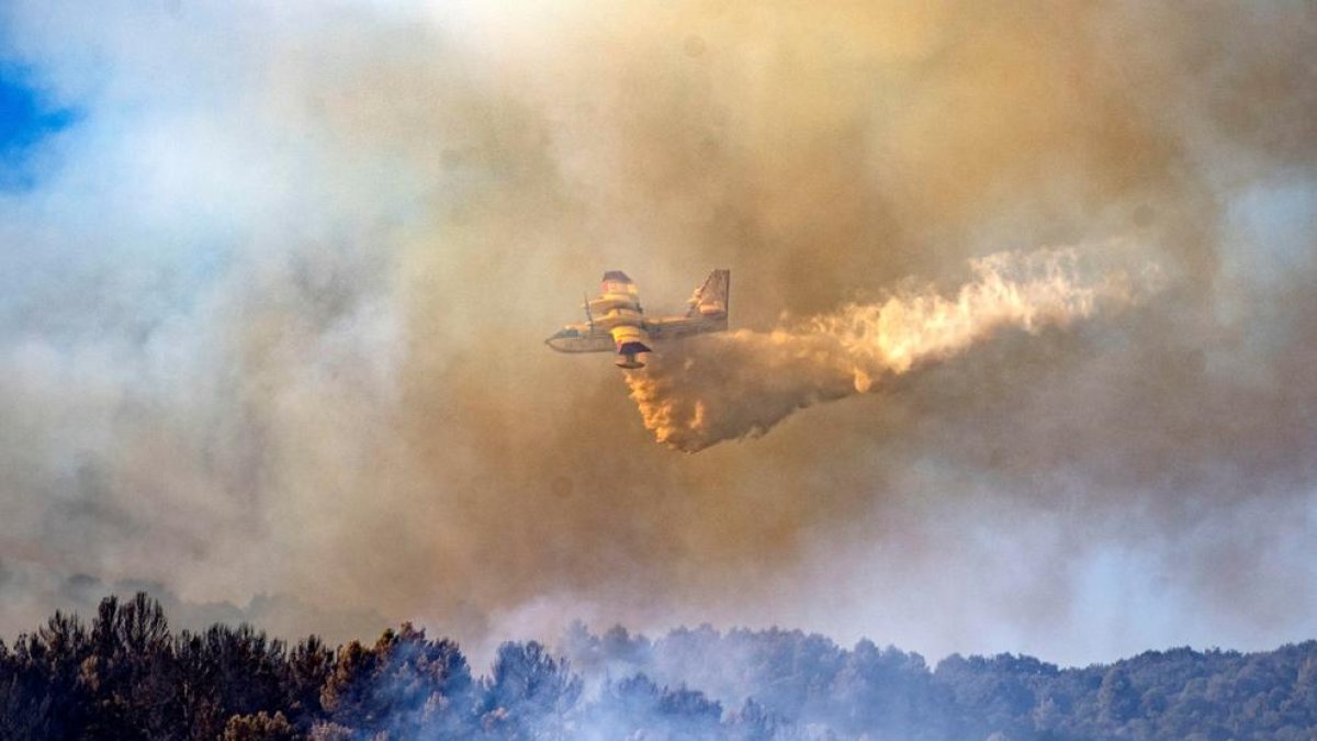 Imatge d’un incendi a la zona italiana de Tívoli.