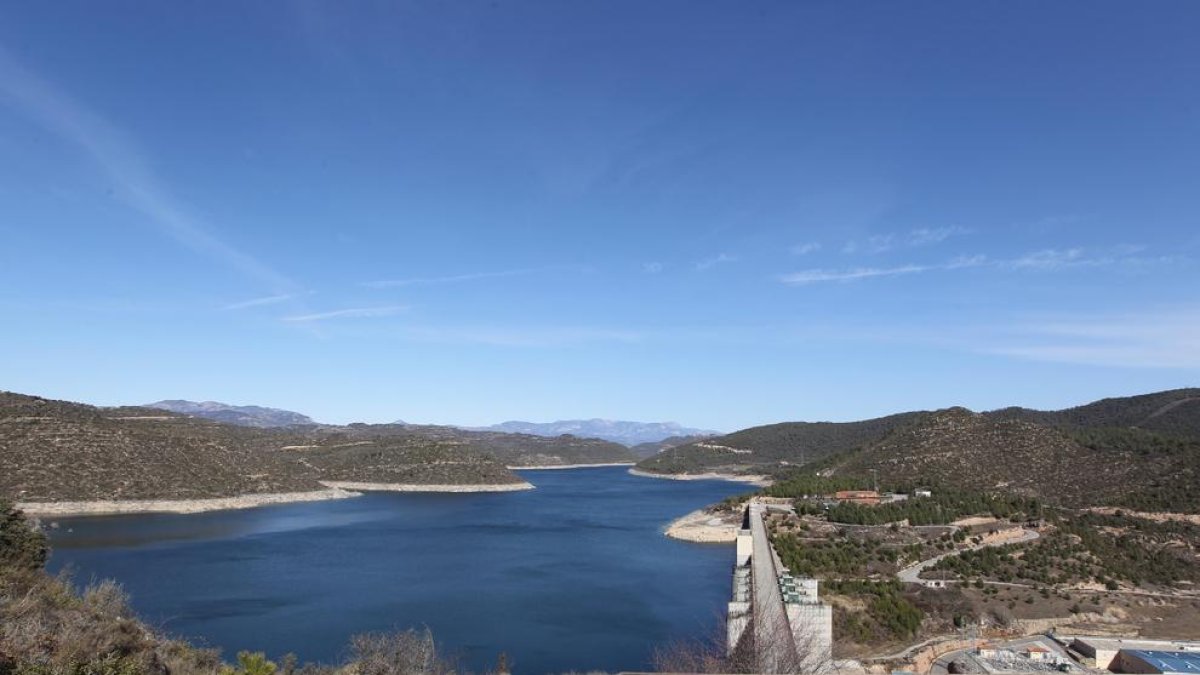 Imagen de archivo del embalse de Rialb, con presencia comprobada de mejillón cebra. 