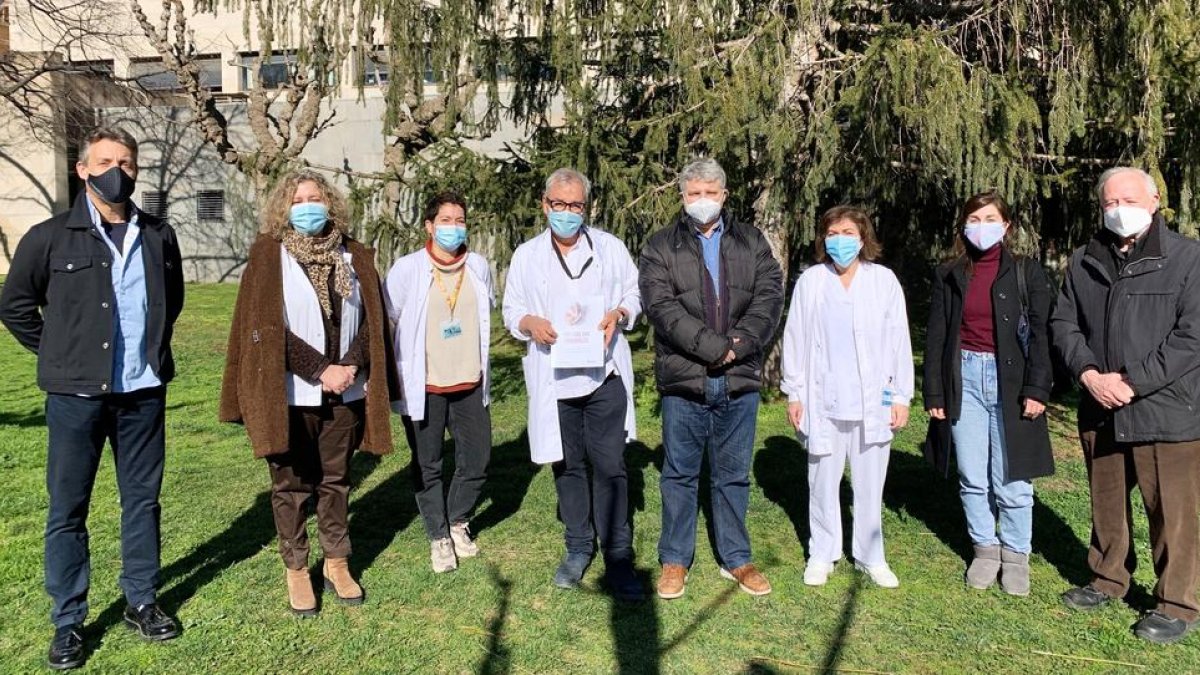 L’equip d’especialistes que han col·laborat en l’edició de la nova guia ‘Conviure amb la fibromiàlgia’.