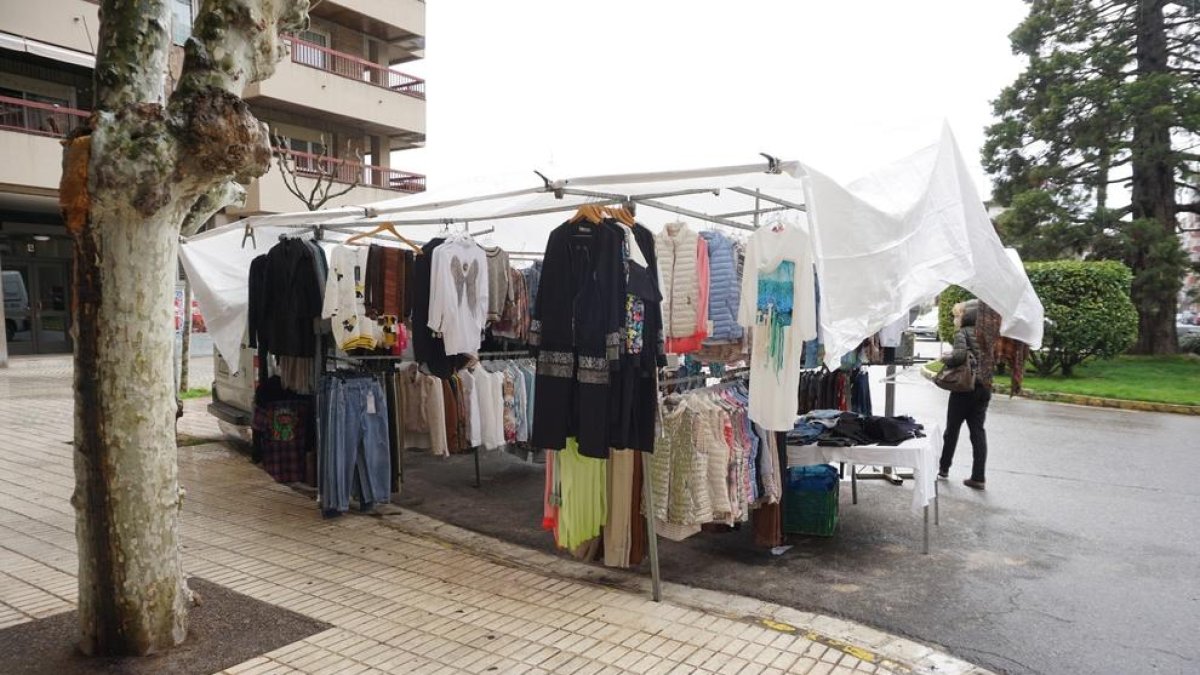 Una de las paradas del mercado de Balaguer. 