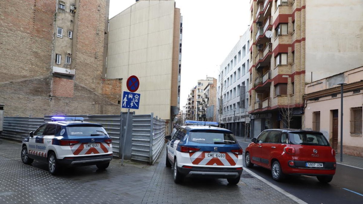 Al lugar acudieron tres patrullas de los Mossos. 