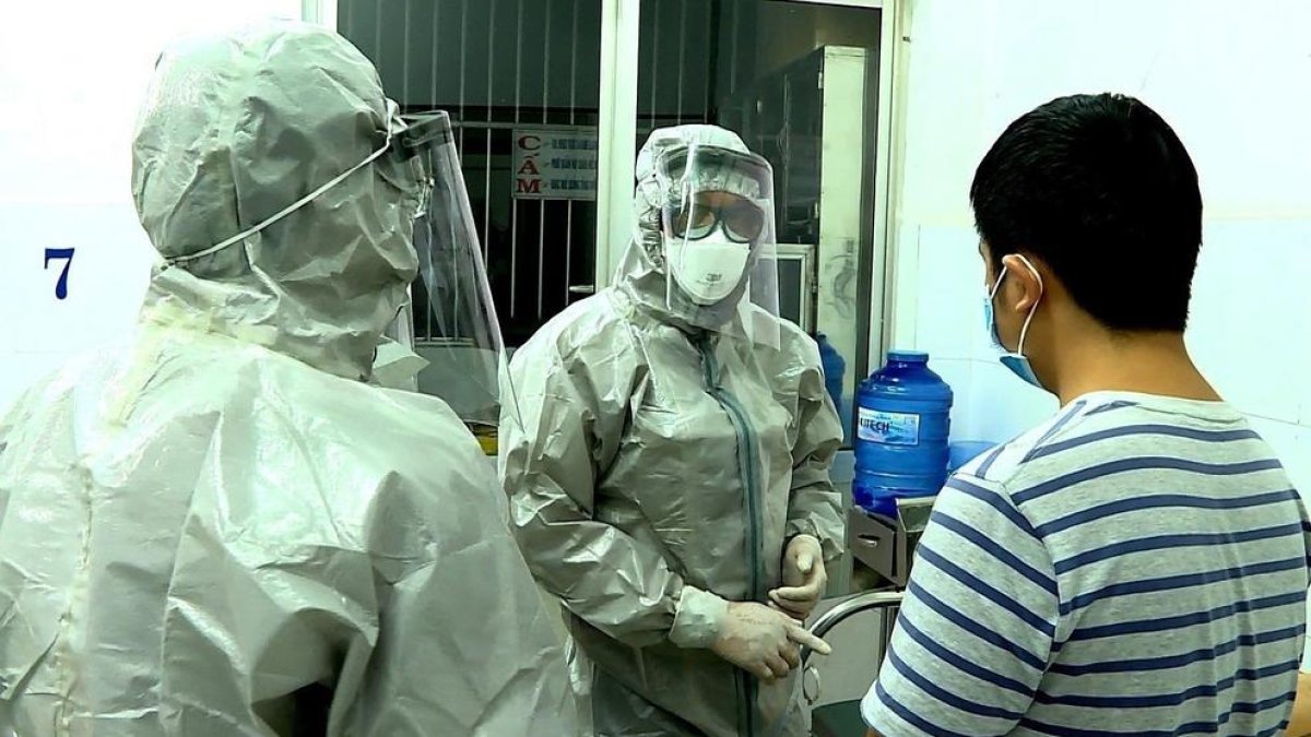 Las autoridades de Wuhan, la ciudad en la que surgió el brote de coronavirus que ha dejado hasta el momento 25 muertos en China, han comenzado a construir un hospital 