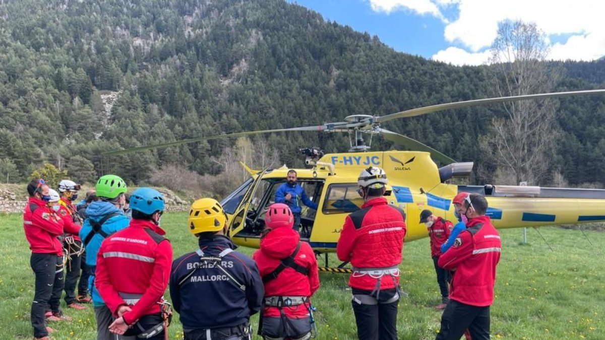 Imagen de archivo de un taller de rescate de los Bomberos de Andorra.