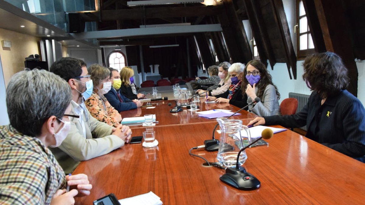 Verge se reunió con los alcaldes en la sede del consell comarcal del Alt Urgell, en La Seu.