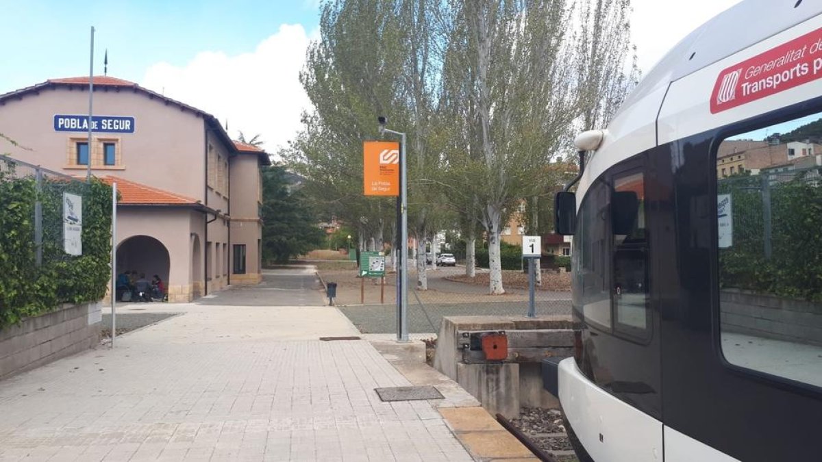 El tren de La Pobla llegó a esta localidad desde Lleida el 13 de noviembre de 1951.