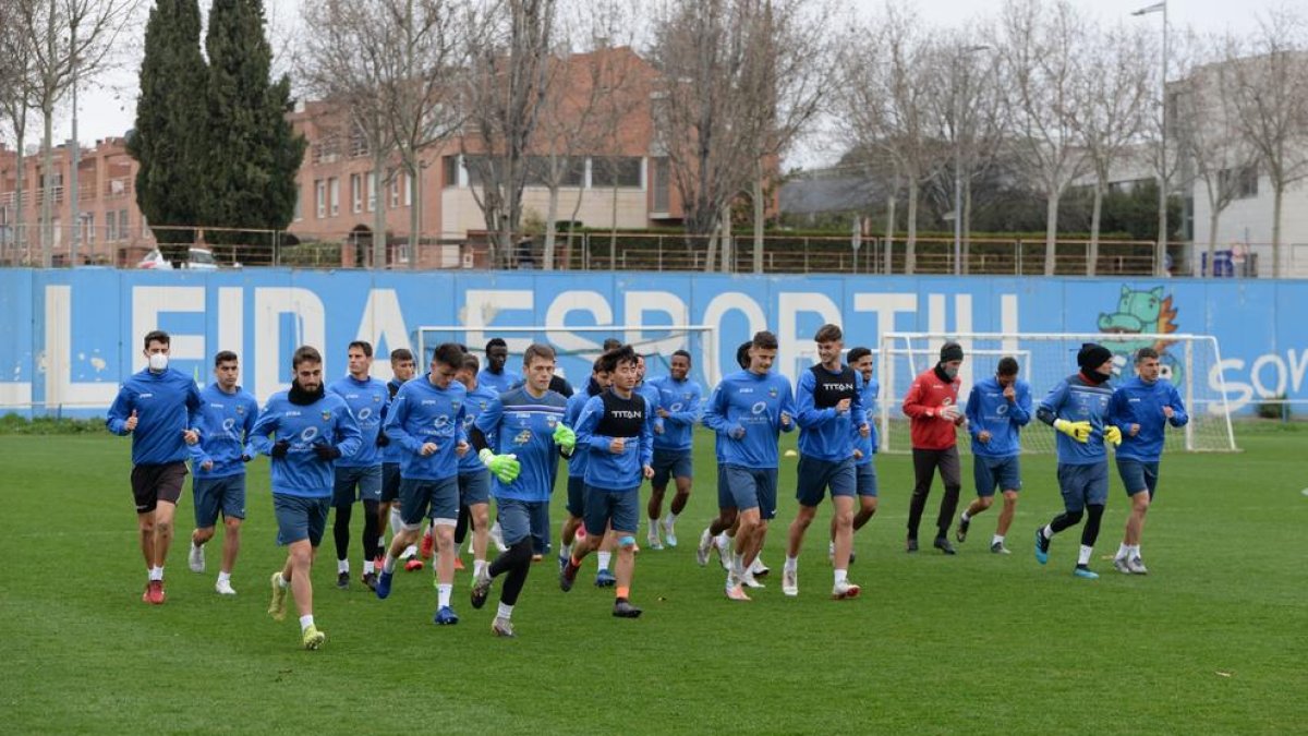 La plantilla ayer durante el entrenamiento.