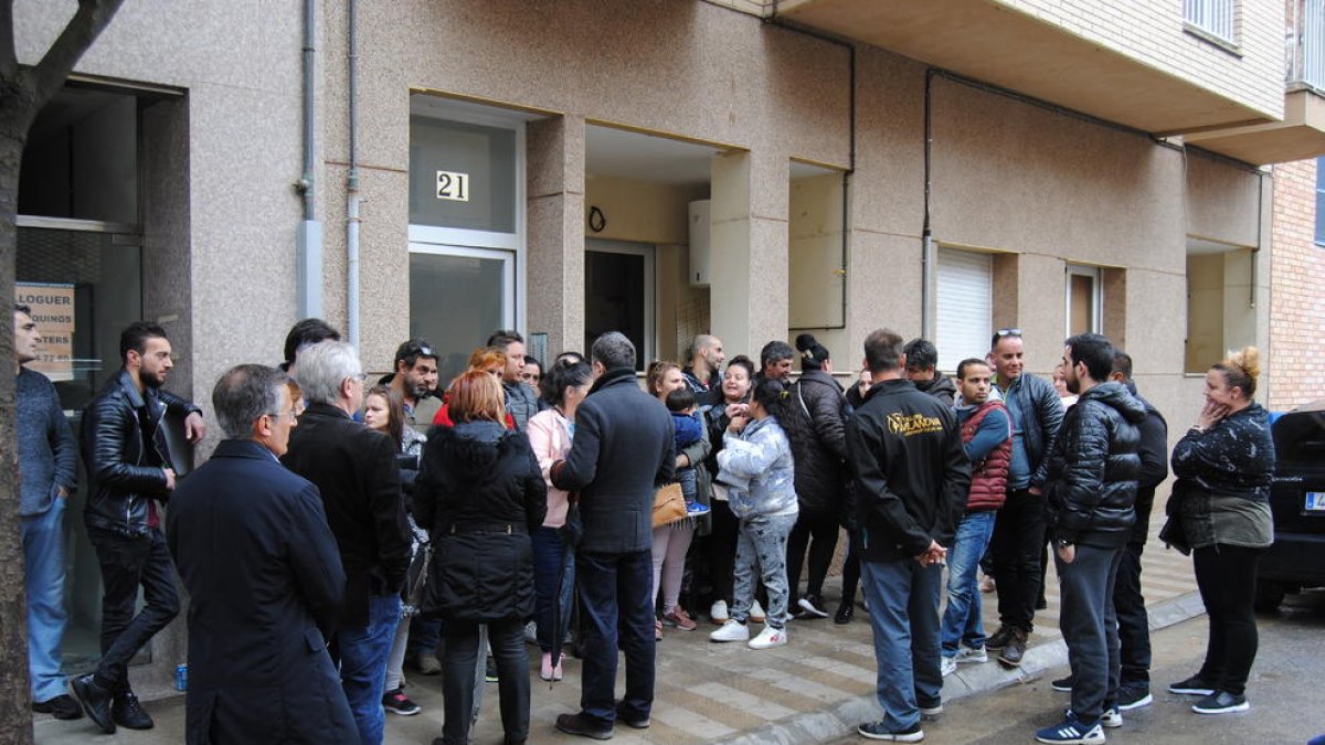 Imagen de una paralización de un desahucio en Balaguer en el año 2018.