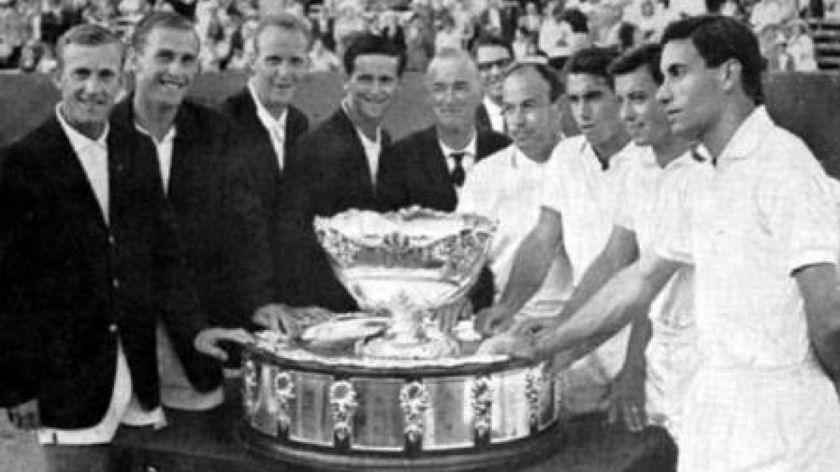 Los finalistas de la Davis de 1965.